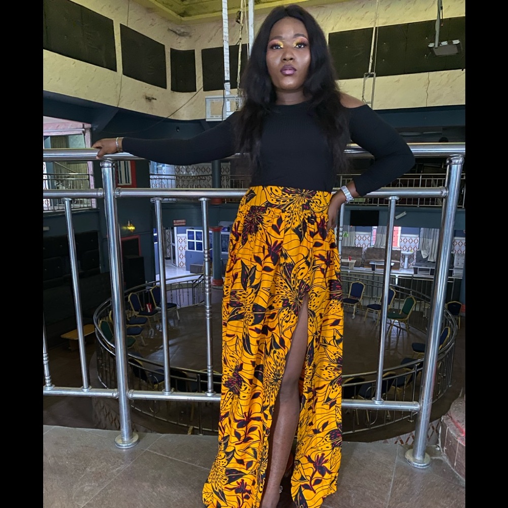 African Print Maxi skirt with a slit, high waist - Picture 8 of 8